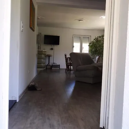 Kuca Aura Holiday home *