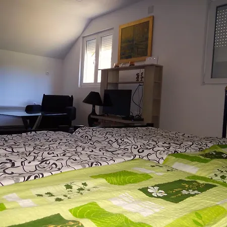 Holiday home Kuca Aura