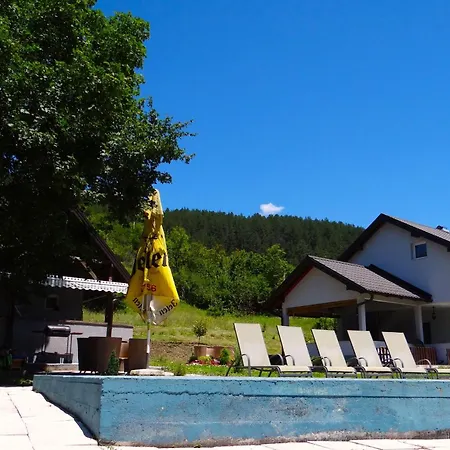 Kuca Aura Holiday home *