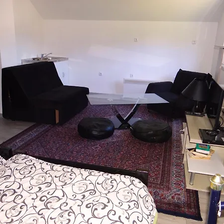 Kuca Aura Holiday home *